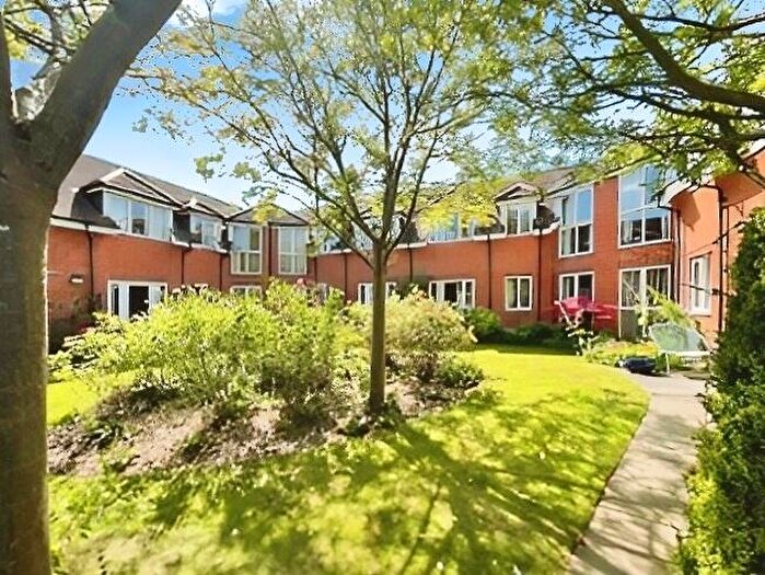 1 Bedroom Flat For Sale In Collingwood Court, Royston, SG8