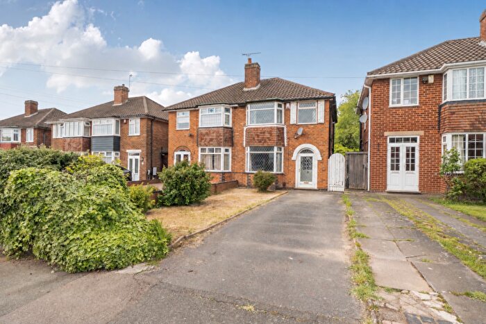 3 Bedroom Semi-Detached House For Sale In Tomlinson Road, Castle Bromwich, Birmingham, B36
