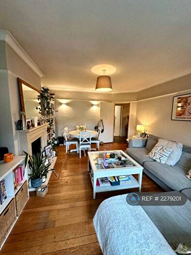 2 Bedroom Flat To Rent In West Street Lane, Carshalton, SM5