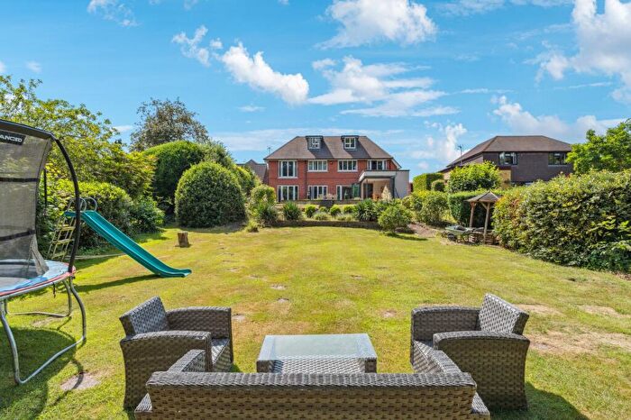 6 Bedroom Detached House For Sale In Cherry Tree Road, Beaconsfield, HP9