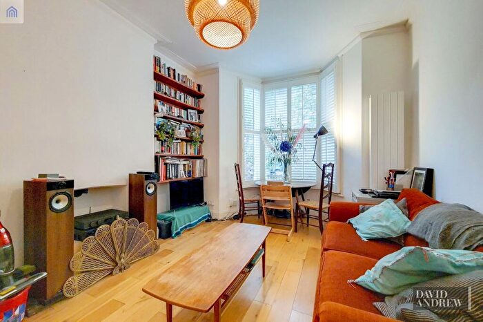 2 Bedroom Apartment To Rent In Moray Road, London, N4