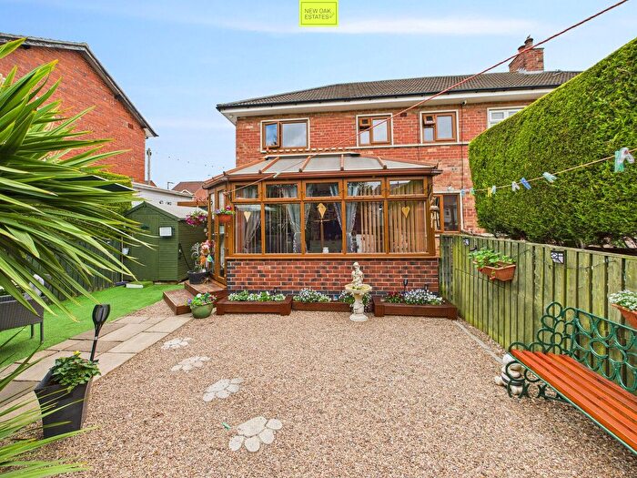 3 Bedroom Semi-Detached House For Sale In Crow Croft Road, Pilsley, S45