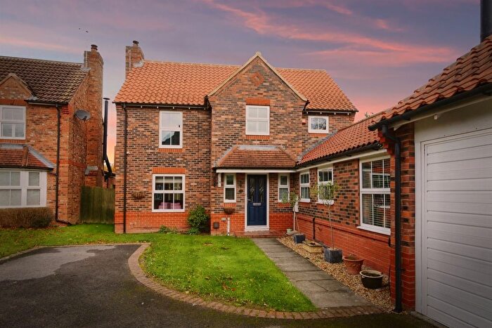 5 Bedroom Detached House For Sale In Earswick Chase, Earswick, York, YO32