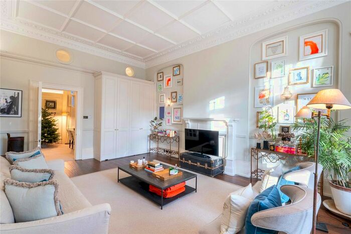 2 Bedroom Flat To Rent In Courtfield Gardens, Earls Court, SW5