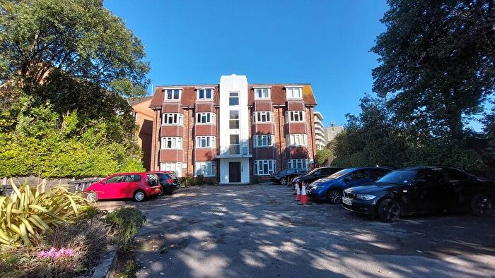 1 Bedroom Apartment To Rent In Queensbury Mansions, Parsonage Road, Bournemouth, BH1