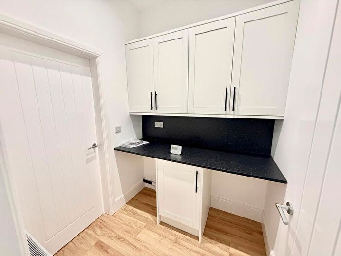 4 Bedroom Terraced House To Rent In Station Road, Lostock, Northwich, CW9
