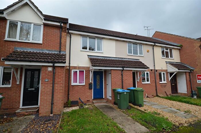 2 Bedroom Property To Rent In Avocet Way, Aylesbury, HP19