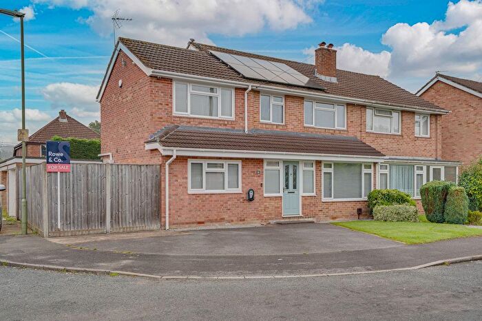 4 Bedroom Semi-Detached House For Sale In Selhurst Way, Fair Oak, SO50