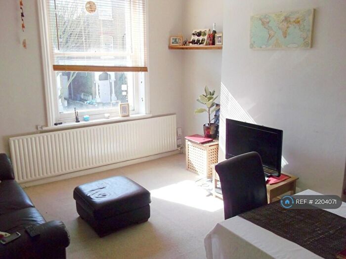 2 Bedroom Flat To Rent In Alexandra Grove, London, N4