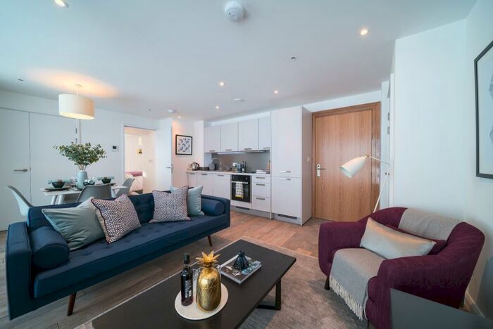 1 Bedroom Property To Rent In Queen Street, Maidenhead, Berkshire, SL6