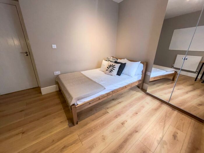 5 Bedroom Flat To Rent In Hardman Street, L1