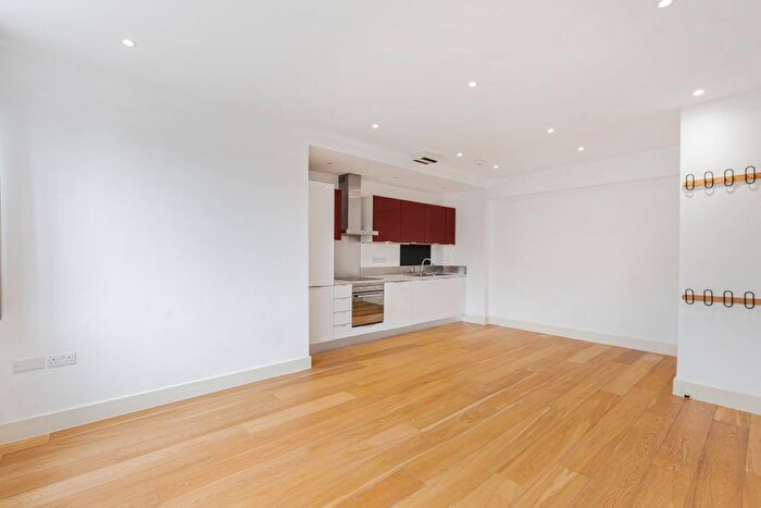 1 Bedroom Flat To Rent In Croydon Road, Beckenham, BR3