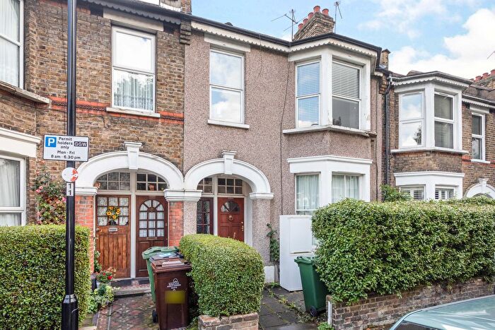 2 Bedroom Flat To Rent In Huxley Road, E10