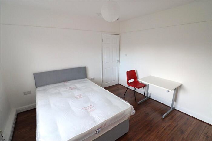 Garage / Parking To Rent In Briarwood Close, London, NW9