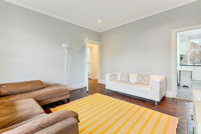 3 Bedroom Flat To Rent In Jebb Avenue, Brixton, SW2