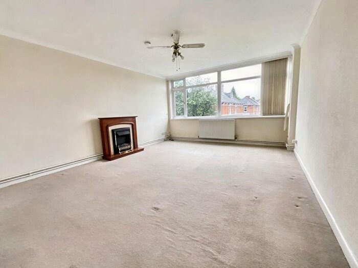 2 Bedroom Flat To Rent In Christchurch Town Centre, BH23