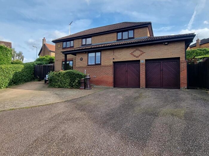 4 Bedroom Detached House For Sale In Tebbitt Close, Long Buckby, NN6