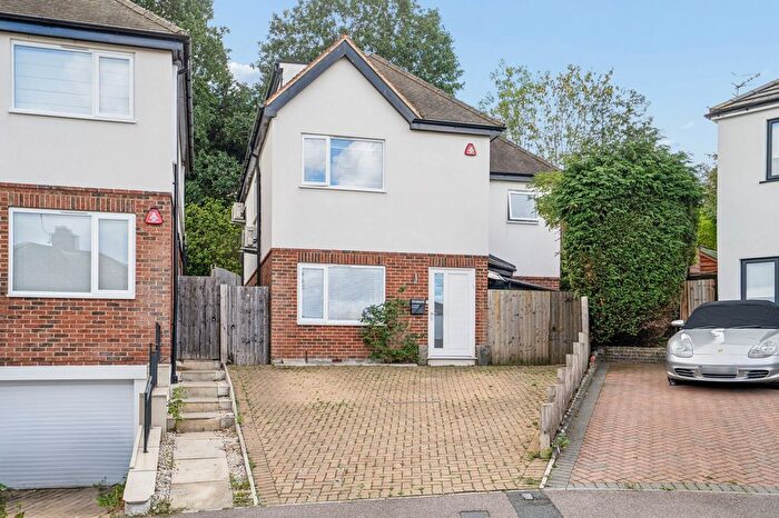 4 Bedroom Detached House For Sale In Kimble Crescent, Bushey Heath, WD23