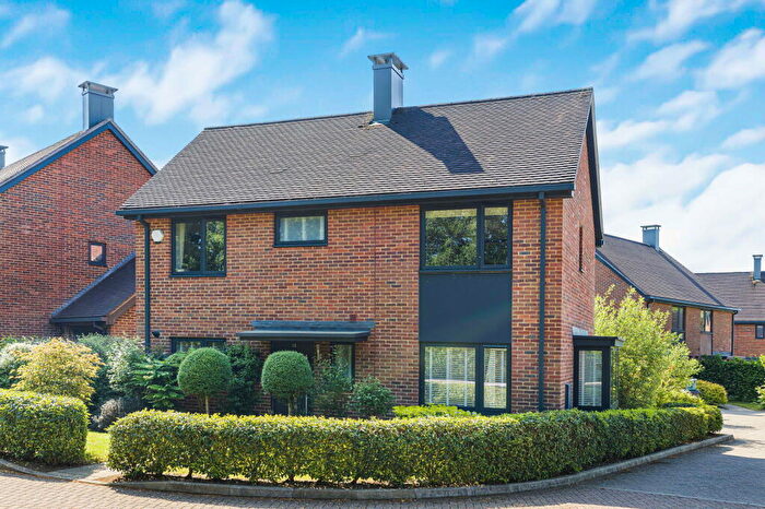 3 Bedroom Detached House For Sale In Gratton Chase, Dunsfold, Godalming, GU8