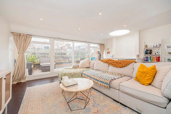 3 Bedroom Terraced House To Rent In Hippodrome Mews, Holland Park, W11