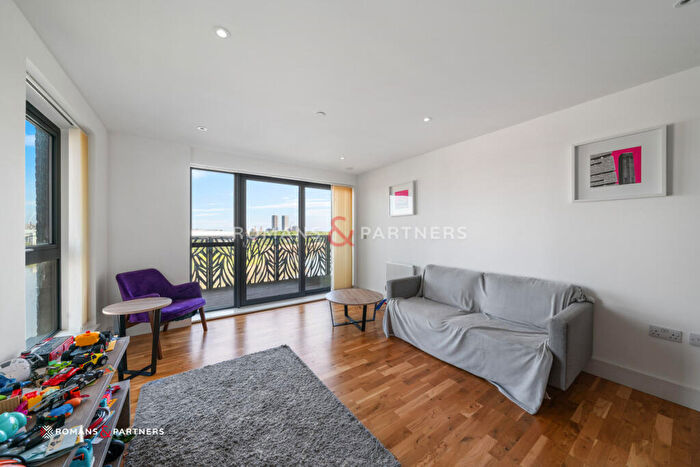 2 Bedroom Apartment For Sale In Cityview Point, Poplar, E14