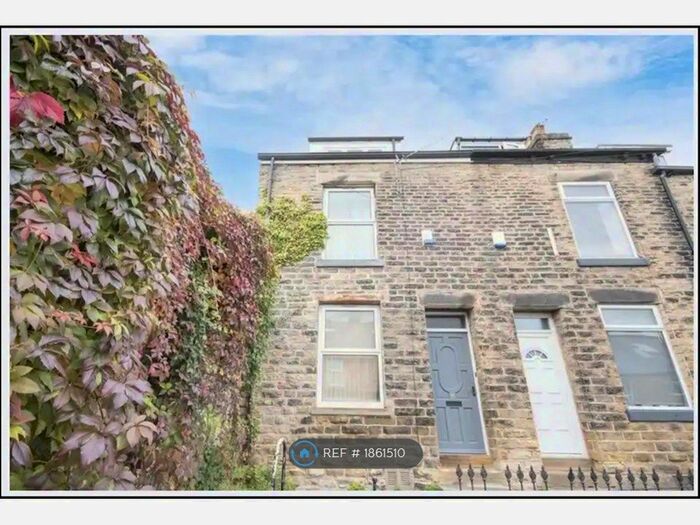 4 Bedroom Terraced House To Rent In Beehive Road, Sheffield, S10