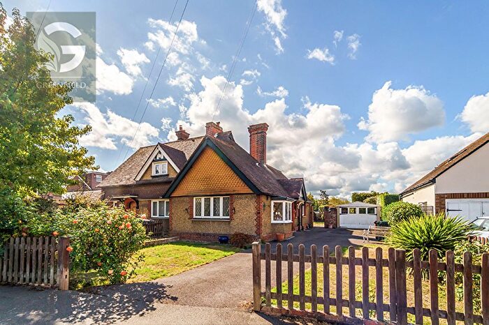3 Bedroom Semi-Detached Bungalow For Sale In Lakehurst Road, Ewell Court, Epsom, Surrey, KT19