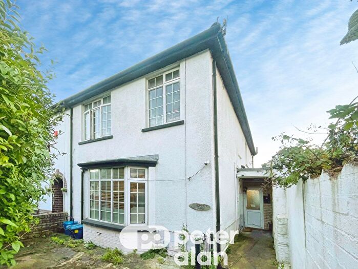 2 Bedroom Flat To Rent In Sanquhar Street, Cardiff, CF24