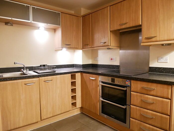 2 Bedroom Flat To Rent In Northfield Avenue, West Ealing, W13