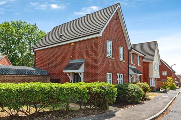 3 Bedroom Semi-Detached House For Sale In Hawkins Drive, Chafford Hundred, Grays, RM16