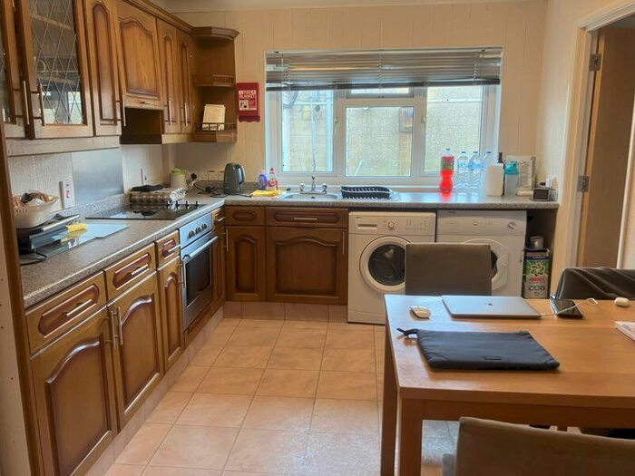1 Bedroom Flat To Rent In Mount Road, Bath, BA2