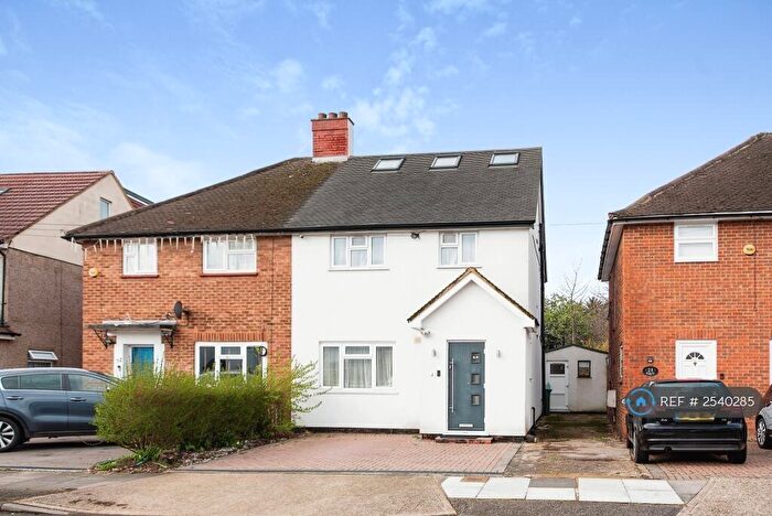 5 Bedroom Semi-Detached House To Rent In Hunters Hill, Ruislip, HA4