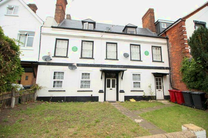 2 Bedroom Flat To Rent In Upton Road, Slough, SL1
