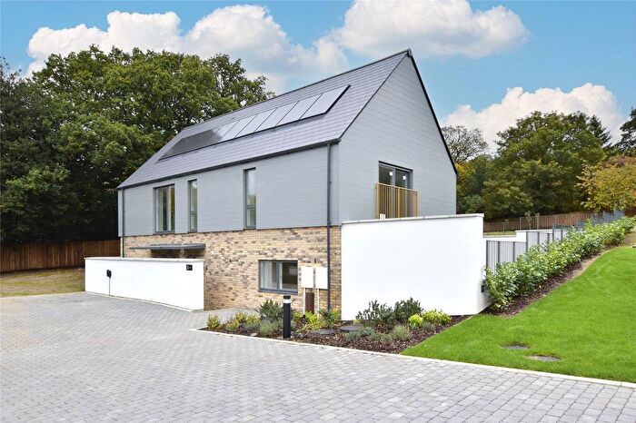 3 Bedroom Detached House For Sale In Toms Lane, Kings Langley, Hertfordshire, WD4