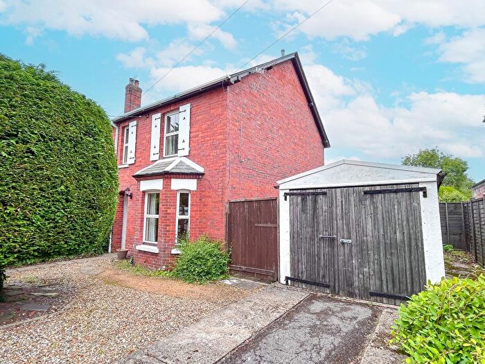 3 Bedroom Semi-Detached House For Sale In Tattenham Road, Brockenhurst, SO42