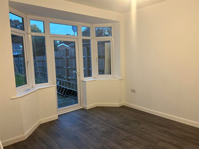 3 Bedroom End Of Terrace House To Rent In Burns Avenue, Southall, UB1