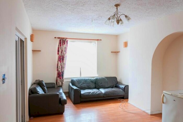 3 Bedroom Terraced House To Rent In Arnold Road, Dagenham, RM9