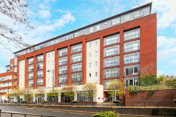 2 Bedroom Apartment To Rent In Manor Road, Wallington, SM6