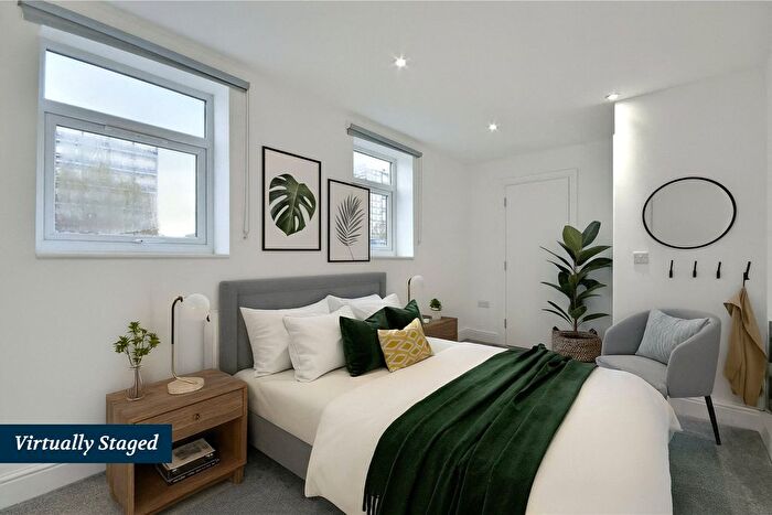 1 Bedroom Flat To Rent In Rotherhithe New Road, Surrey Quays, SE16