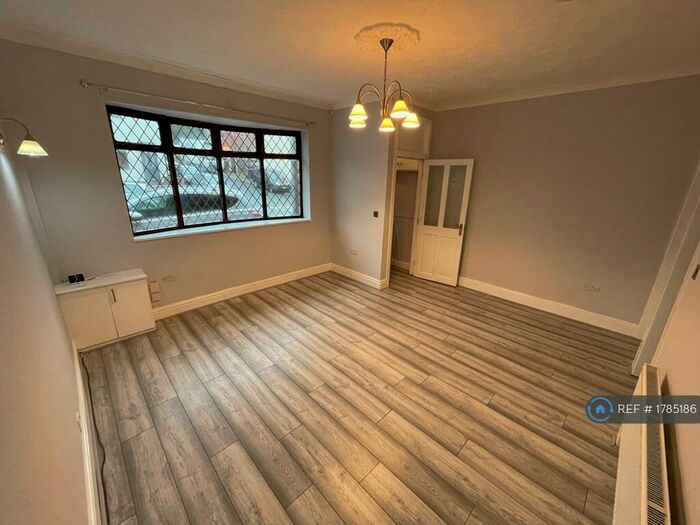 3 Bedroom Terraced House To Rent In Chaddock Lane, Worsley, Manchester, M28