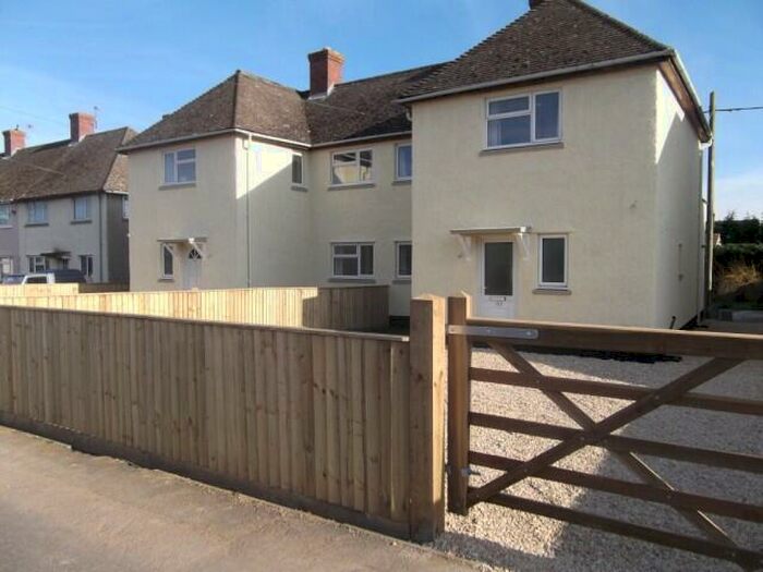 3 Bedroom Semi-Detached House To Rent In Mirfield Road, Witney, Oxon, OX28