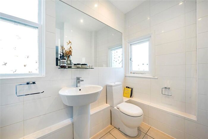1 Bedroom Flat For Sale In North Worple Way, Barnes, SW14