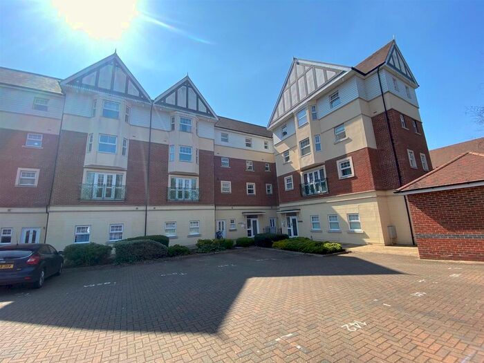 2 Bedroom Flat To Rent In Apprentice Drive, Colchester, CO4