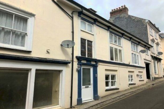 2 Bedroom Flat To Rent In Lower Lux Street, Liskeard, PL14
