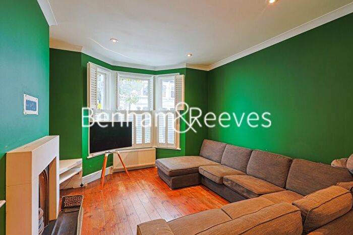 4 Bedroom Flat To Rent In Rylston Road, Fulham, SW6