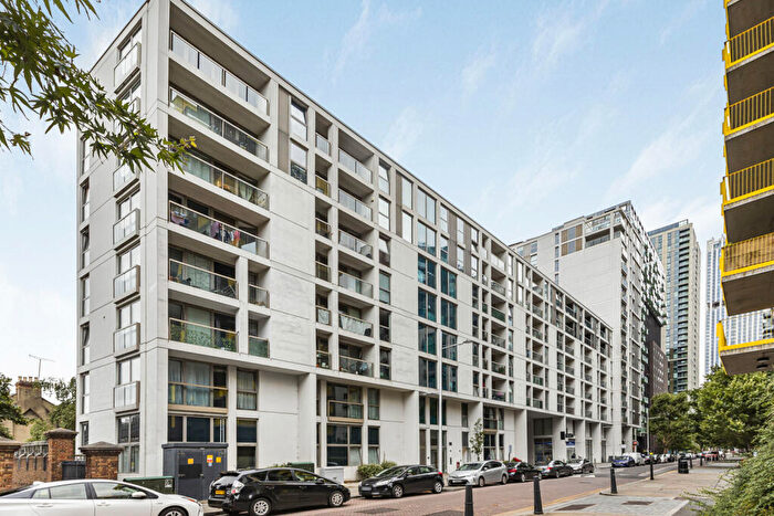 2 Bedroom Apartment For Sale In Millharbour, London, E14