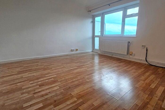 2 Bedroom Maisonette To Rent In Seymour Gardens, Twickenham, TW1