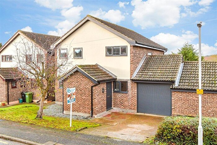 4 Bedroom Detached House For Sale In Silver Way, Wickford, Essex, SS11