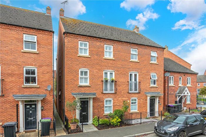 4 Bedroom Semi-Detached House For Sale In Renfrew Drive, Greylees, Sleaford, NG34