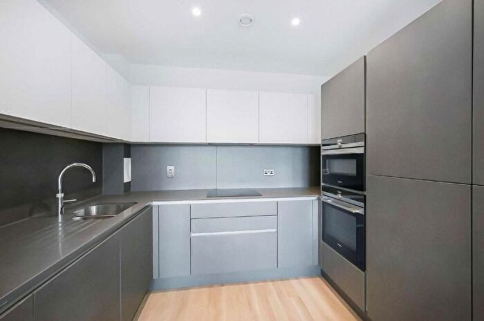 2 Bedroom Flat To Rent In Habington House, Avenue Road, W3